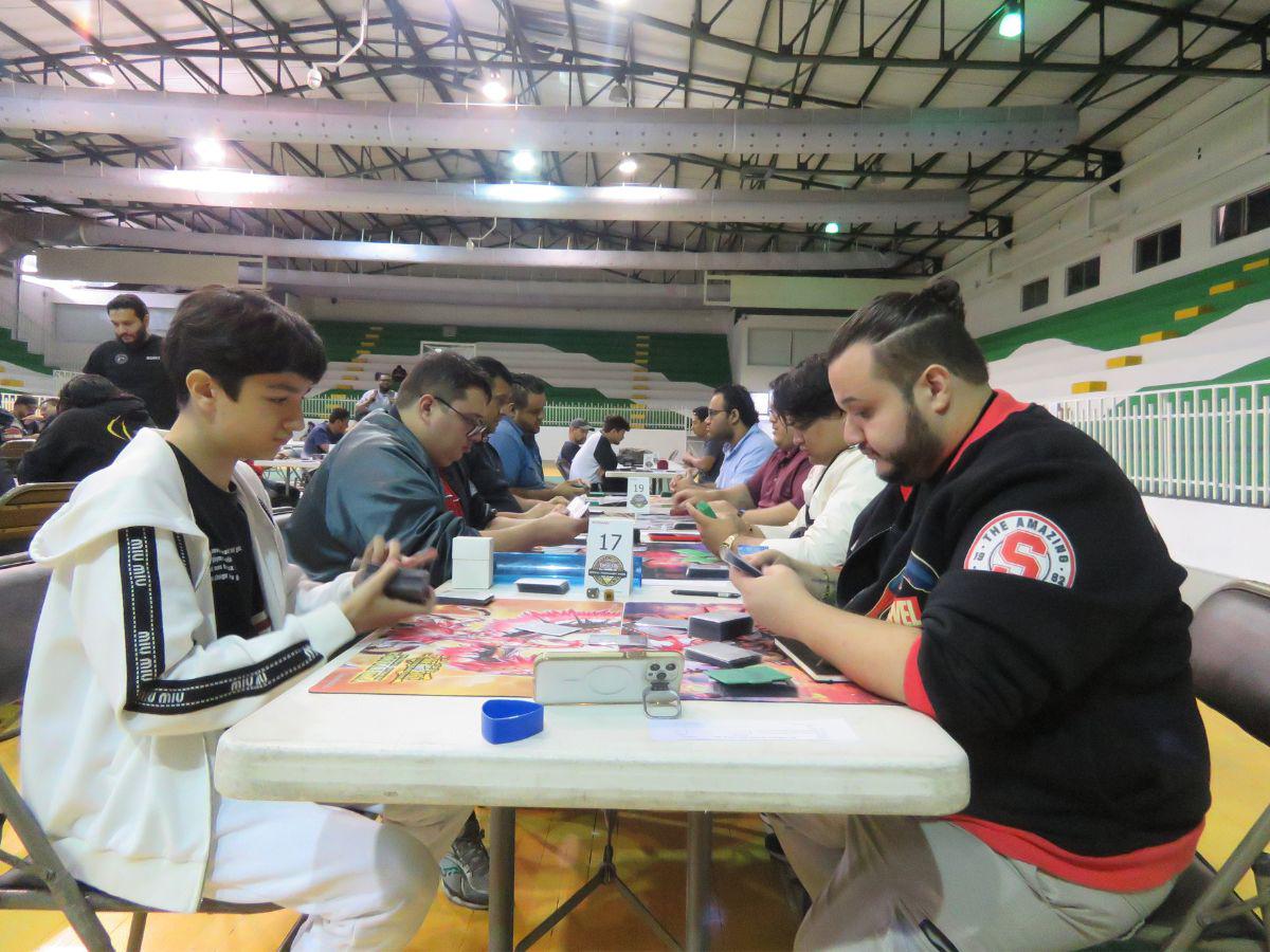 Duelistas de todas las edades participaron en el torneo, reafirmando la variedad generacional de los participantes y el amor atemporal por los juegos de cartas.