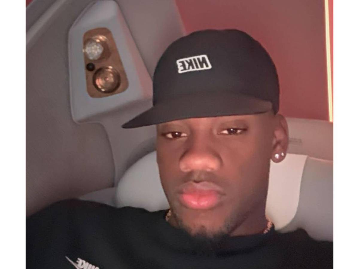 Jhon Durán: su nueva vida de lujos y captado con exnovia de un compañero