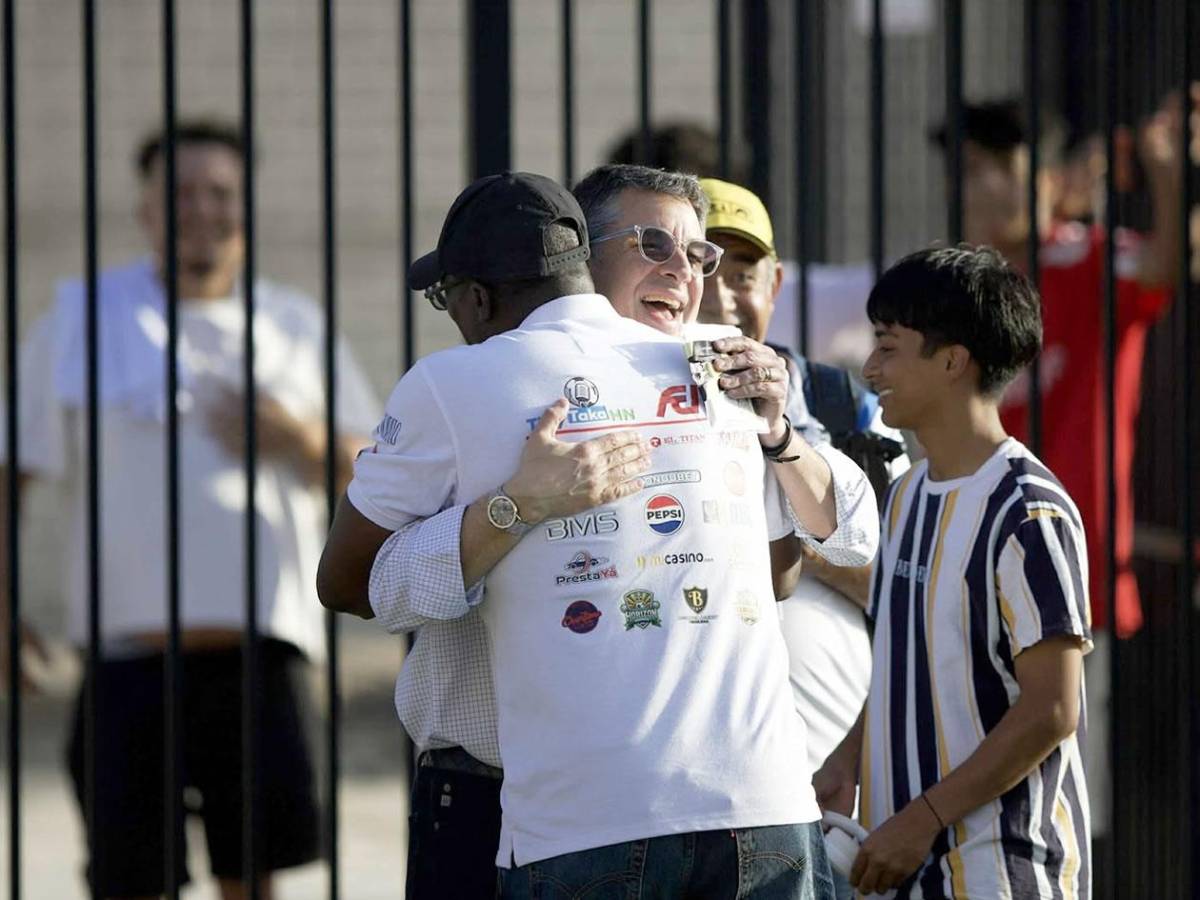 Selección de Honduras recibe visita sorpresa, mujer presente y ¿qué pasó con Choco Lozano?