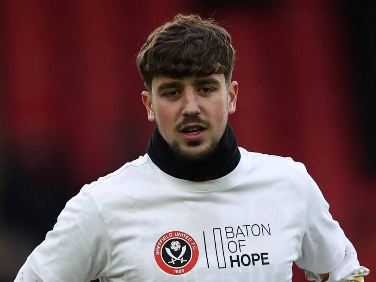 Futbolista anuncia que va a ser padre... ¡y la madre es la hija de su entrenador!