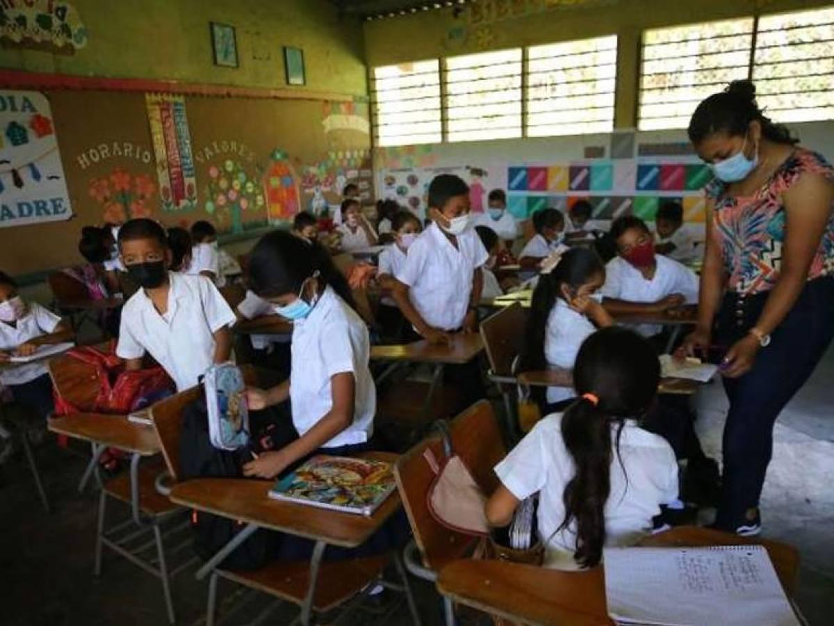 Unos 6,000 nuevos docentes requiere el sistema educativo de Honduras