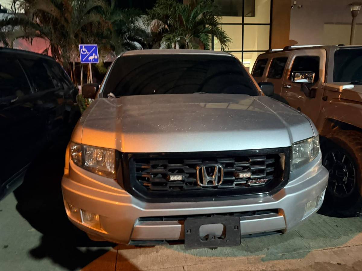 Allanamiento en El Roble deja un detenido y decomiso de supuesta droga, armas y seis carros