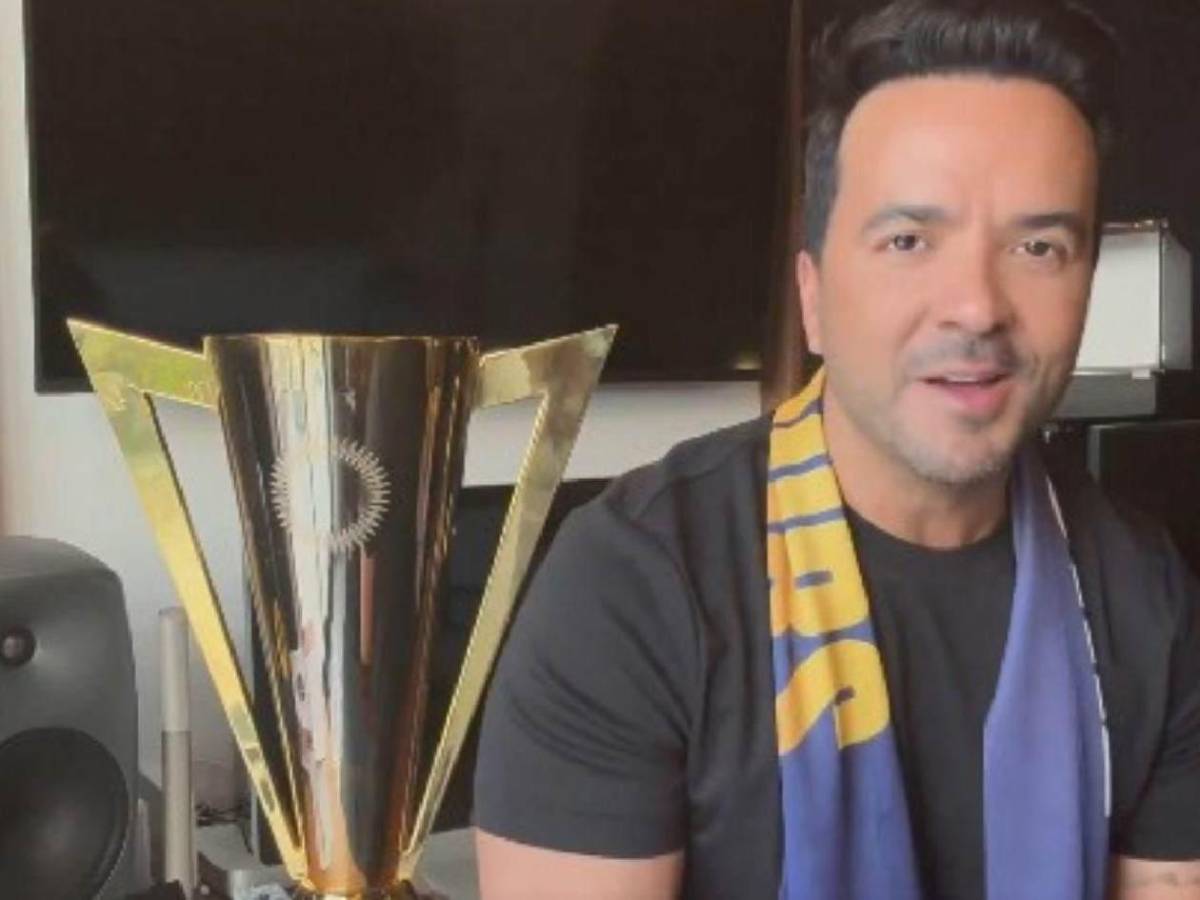 Ana Jurka deslumbra en sorteo de Copa Oro y exfutbolista llegó en sandalias