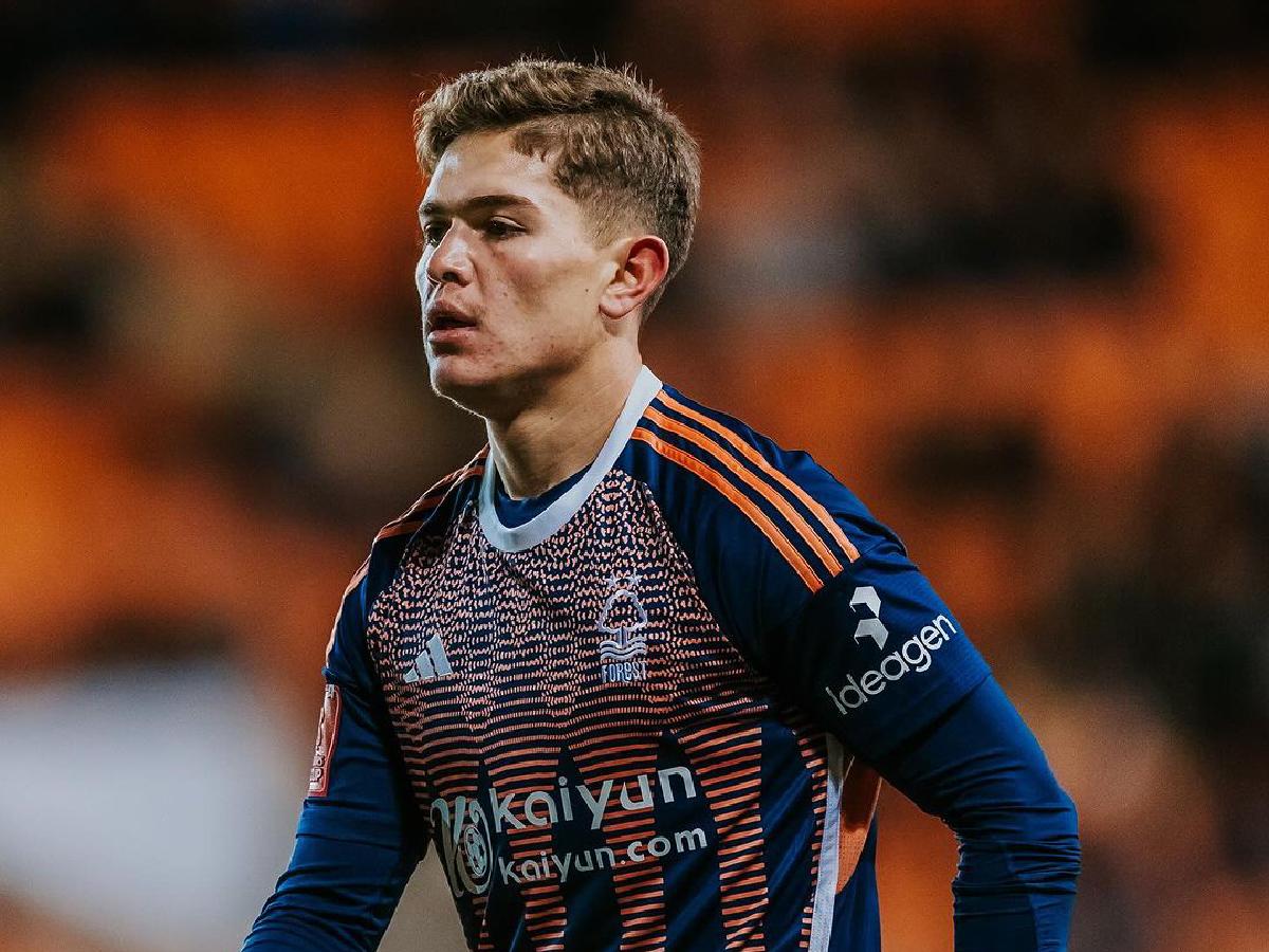 Joyita de Costa Rica debuta en la Premier League y rompe récord