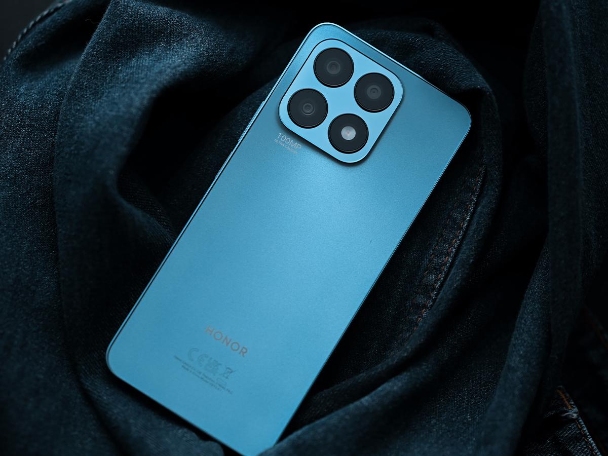 Vive la experiencia Honor X Series, su sistema de cámara cuádruple ultra nítida de 50MP promete una experiencia única.