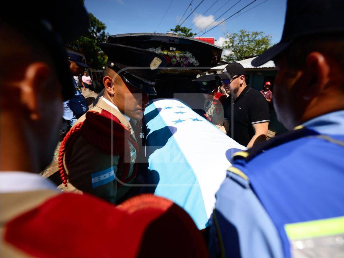 Las dolorosas imágenes en el funeral del inspector Kevin Pérez