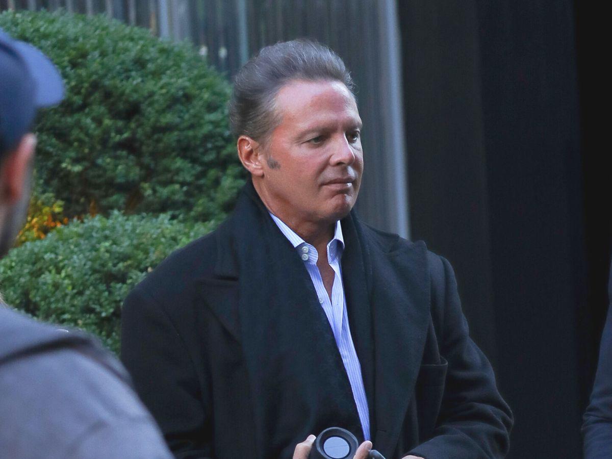 Cierran plaza comercial para que Luis Miguel compre sin molestias