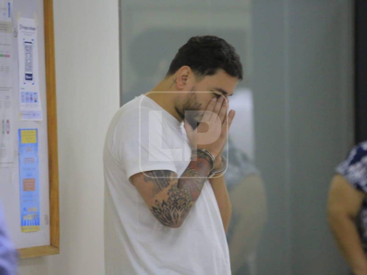 Dennis Galván, ligado al crimen de Valeria Alvarado, rompe en llanto en los juzgados