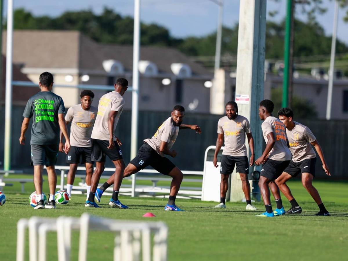 Locura por Palma, gifiti, regalos y youtuber presente en entreno de Honduras