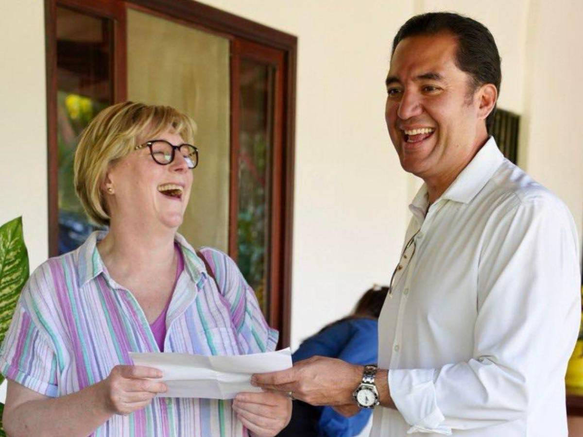 Laura Dogu visita hacienda de los Zelaya en Olancho por emotiva razón