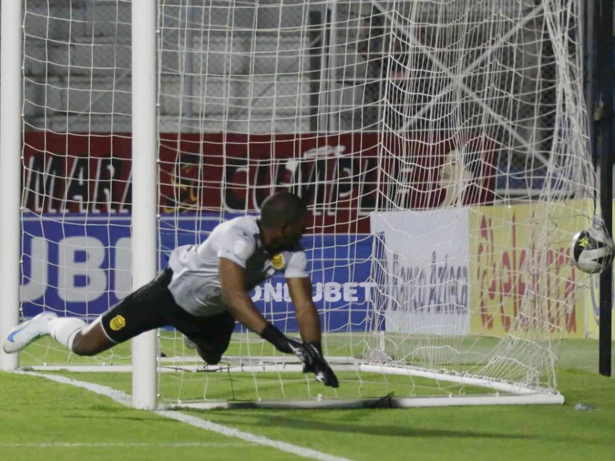 El 'frío' festejo de figura de Motagua, sufrimiento de Real España, susto y enfado