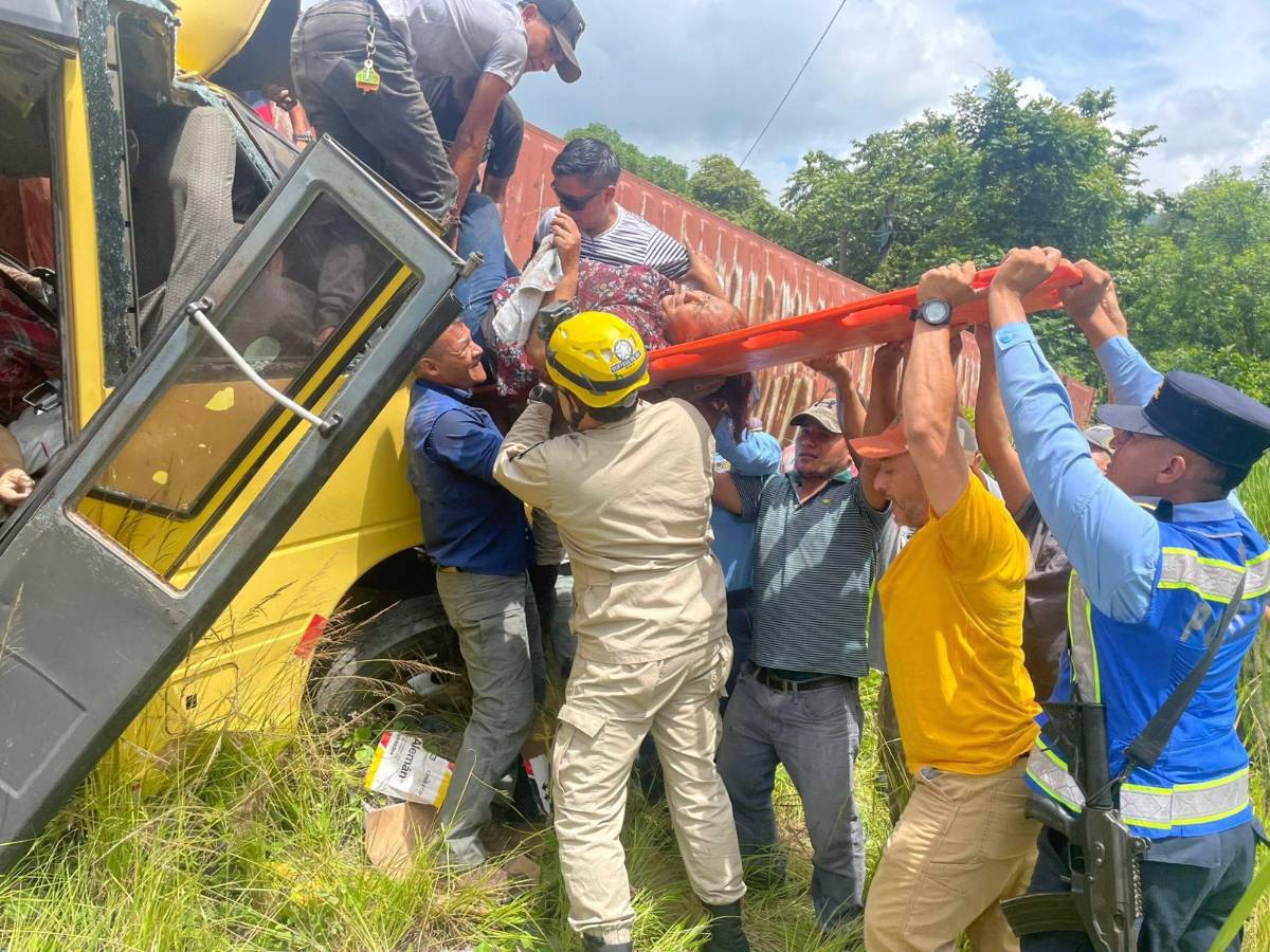 Listado de las víctimas que dejó el fatal accidente de bus en Los Hornos, Copán