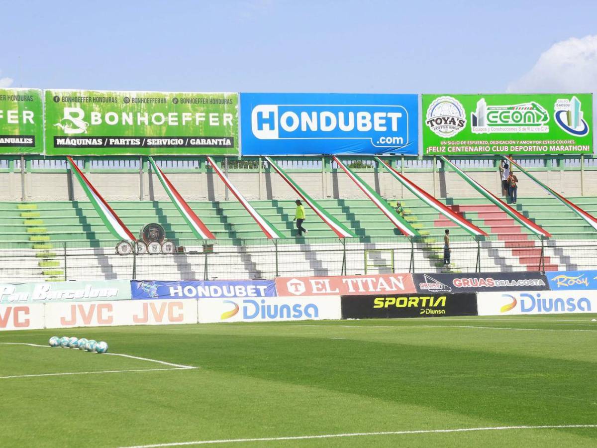 Chicas lindas y ambiente familiar en las gradas del Yankel Rosenthal