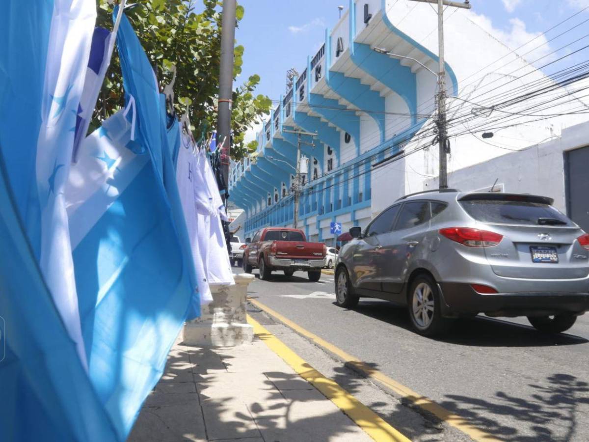 Selección Salvadoreña de Tiktokers desata furor en su llegada al Morazán