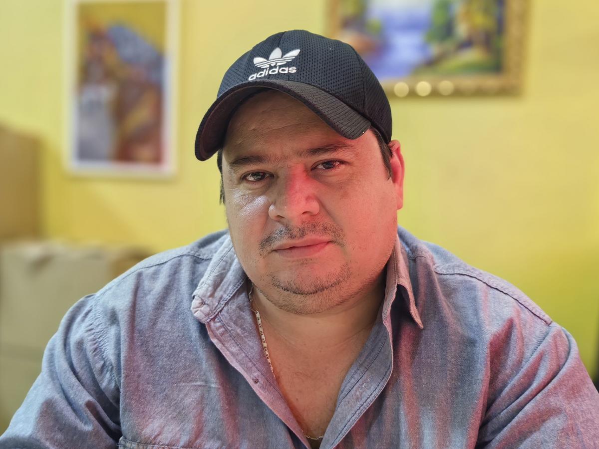 Erick Anduray, director del programa “Cuidando al que Cuida”.