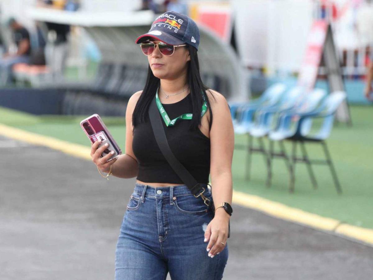 La chica que robó suspiros y el color de la Ultra Fiel en el Olimpia vs Motagua