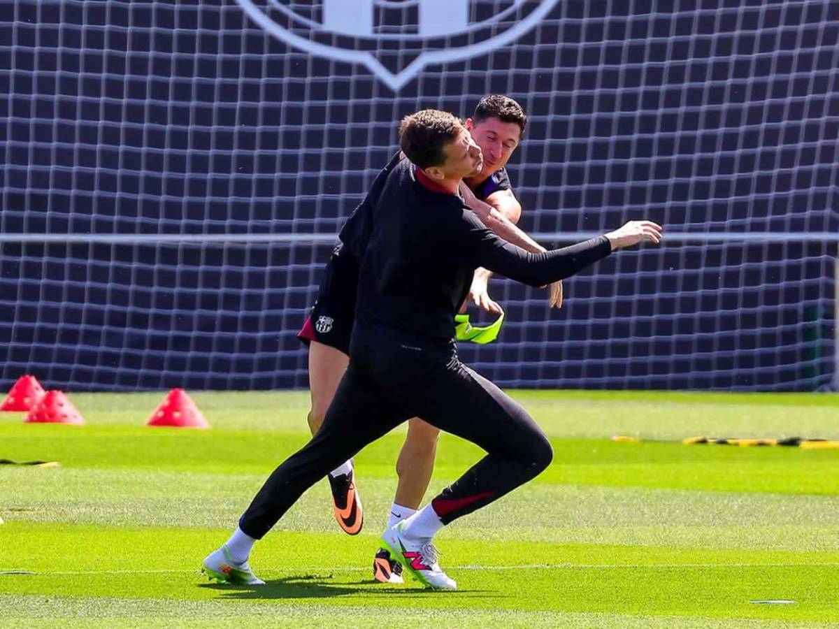 Sorprenden a todos: Lewandowski y Szczesny, 'a los golpes' en entreno del Barcelona