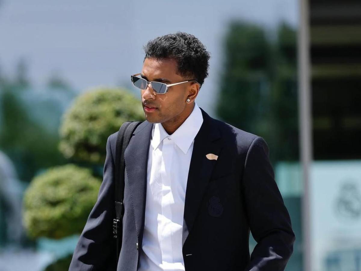 Real Madrid ficha al deseado y vende a jugador, sorpresa en Barcelona y hondureño es noticia