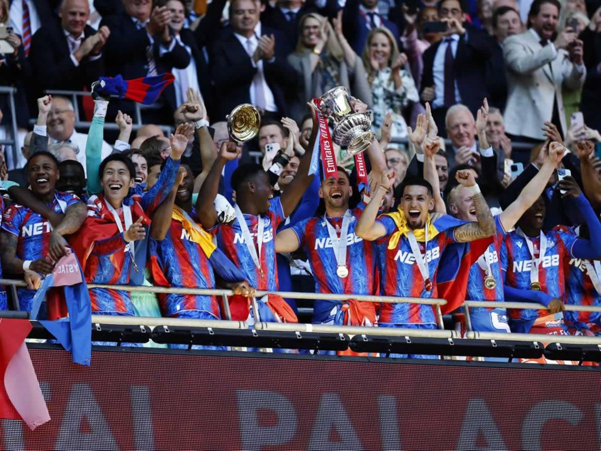 Guardiola no sabe perder: enfado por derrota en FA Cup, villano del City y error del VAR