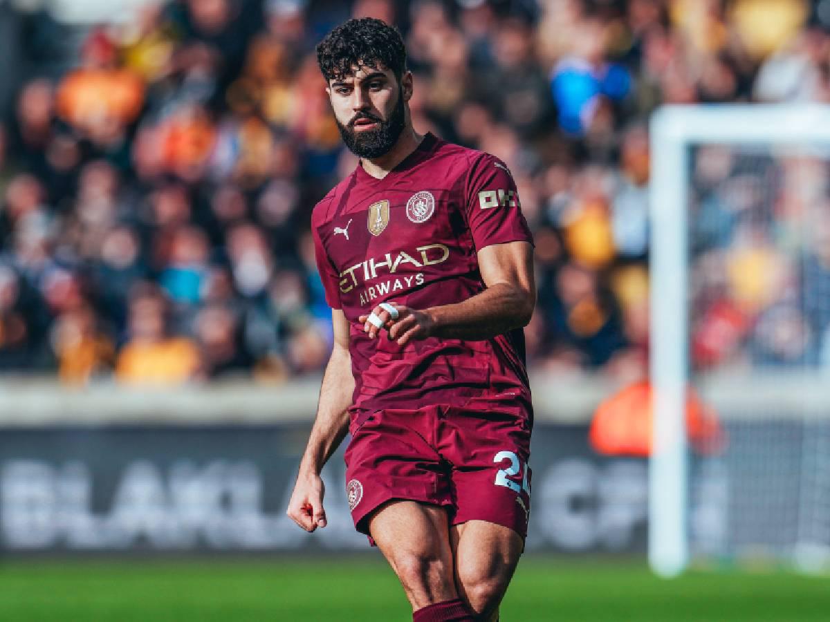 Guardiola festeja: City evitó el tropiezo en la Premier en el último minuto