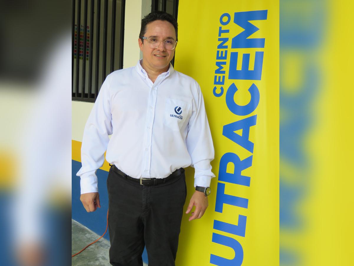 Cemento Ultracem construye en la educación de Choloma
