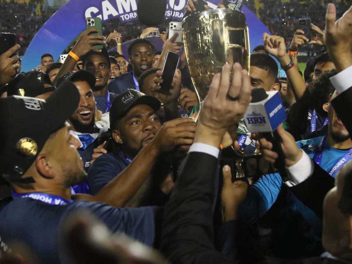 Motagua campeón: festeja la Copa 20, baile del Búho Meléndez y emoción de Pedro Atala
