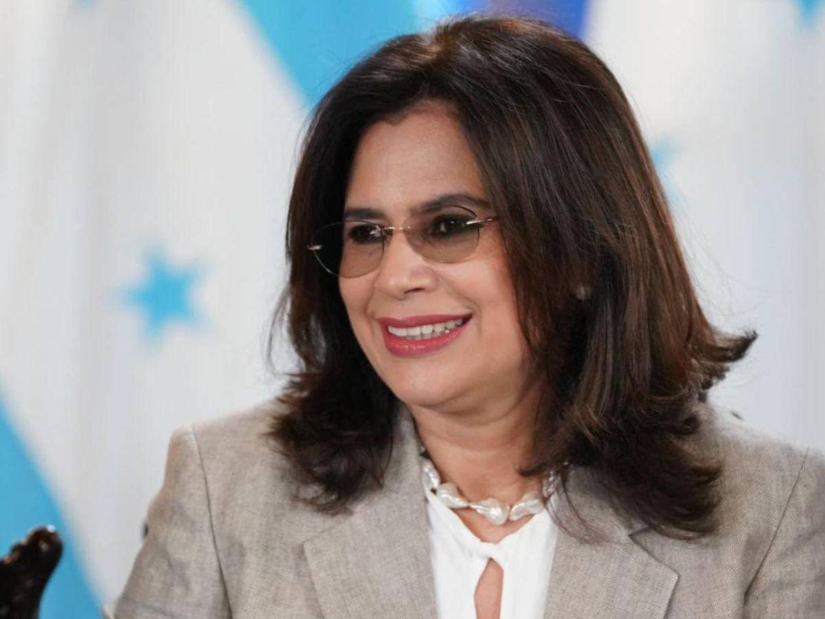 Beatriz Valle enfurece y lanza fuerte ataque contra Rixi Moncada