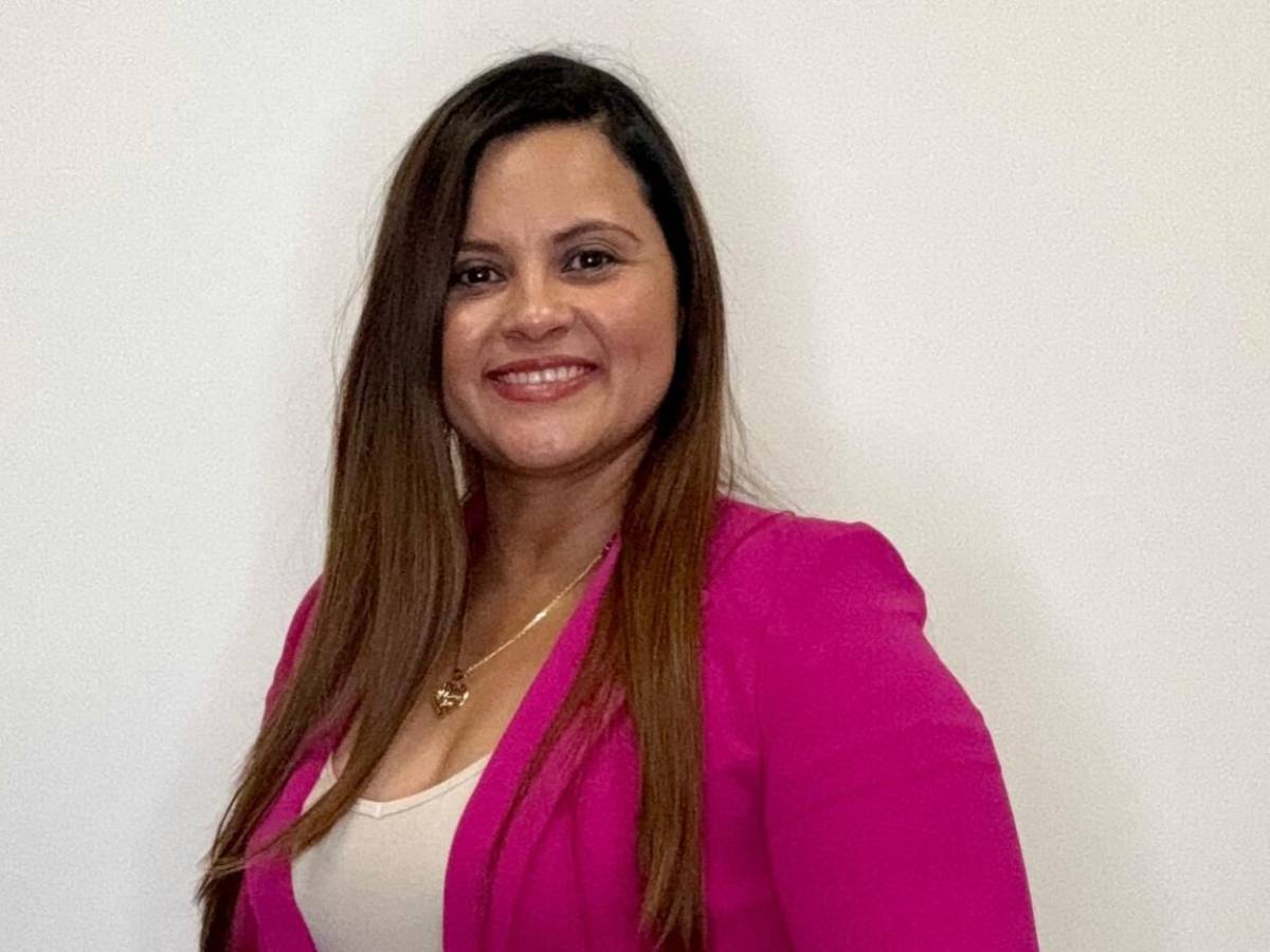 Clara, la bella esposa del exfutbolista hondureño que ayuda a los latinos en Estados Unidos