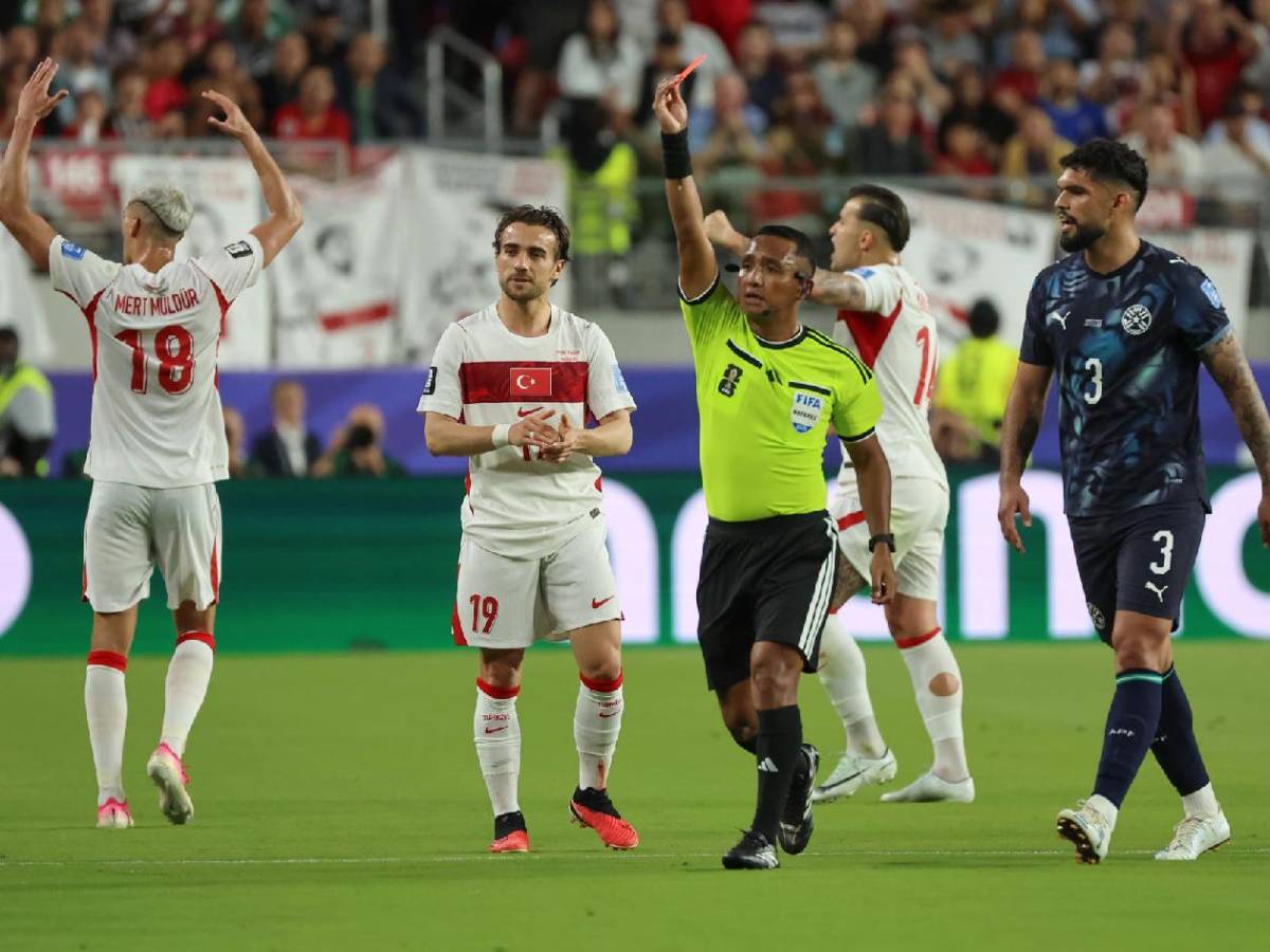 Barton con escandalosa expulsión en el Mundial, ley 'Vinicius-Prestianni' y bronca