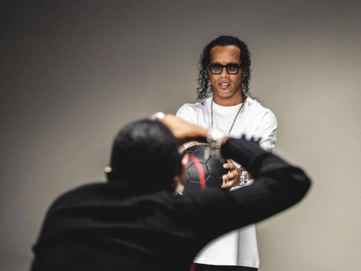 Ronaldinho se reinventa: Su nueva vida tras haber estado en la cárcel