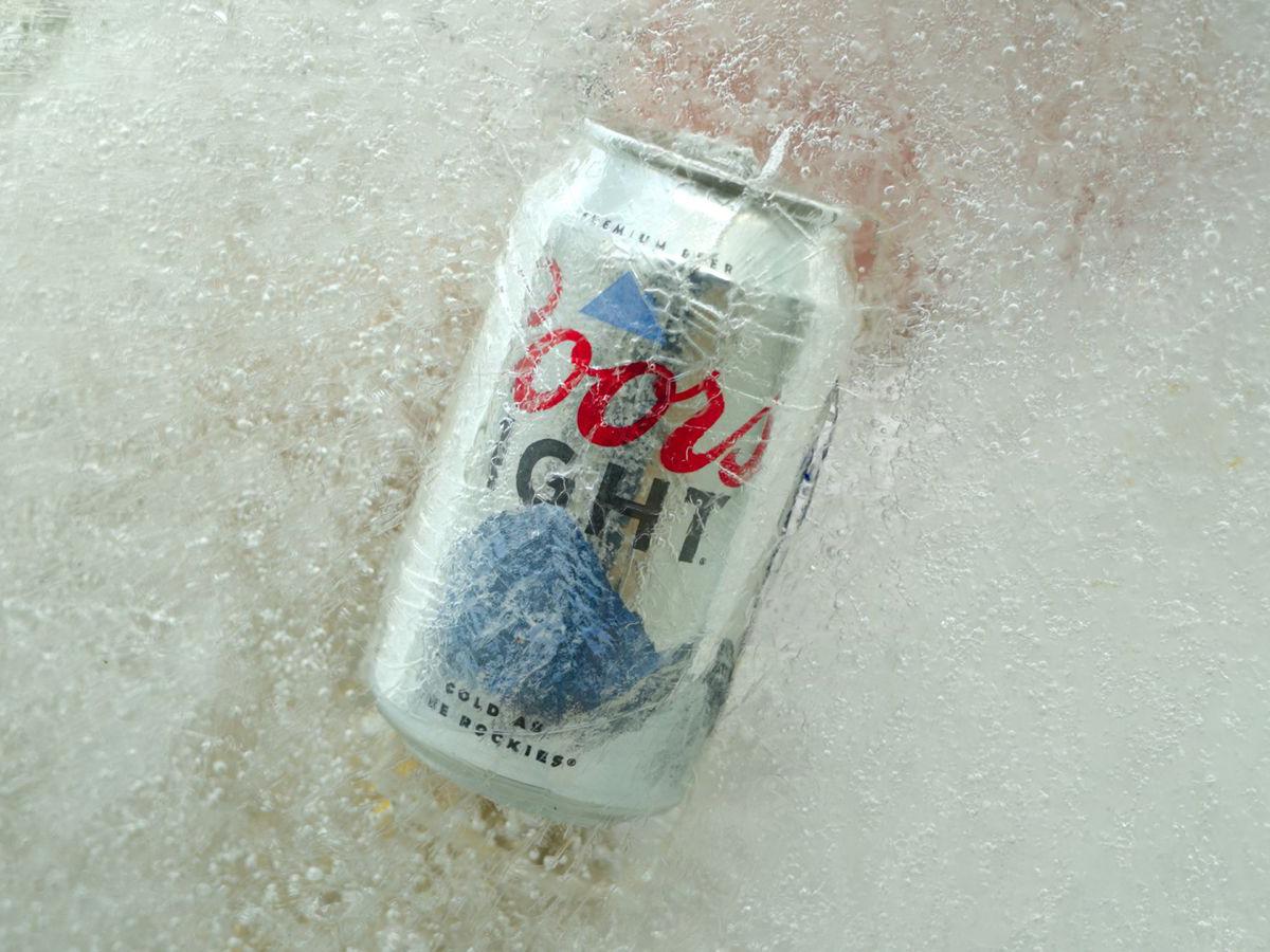 ChillStop es un esfuerzo disruptivo de la marca por posicionarse en la mente de los consumidores como la cerveza más refrescante para combatir el calor.