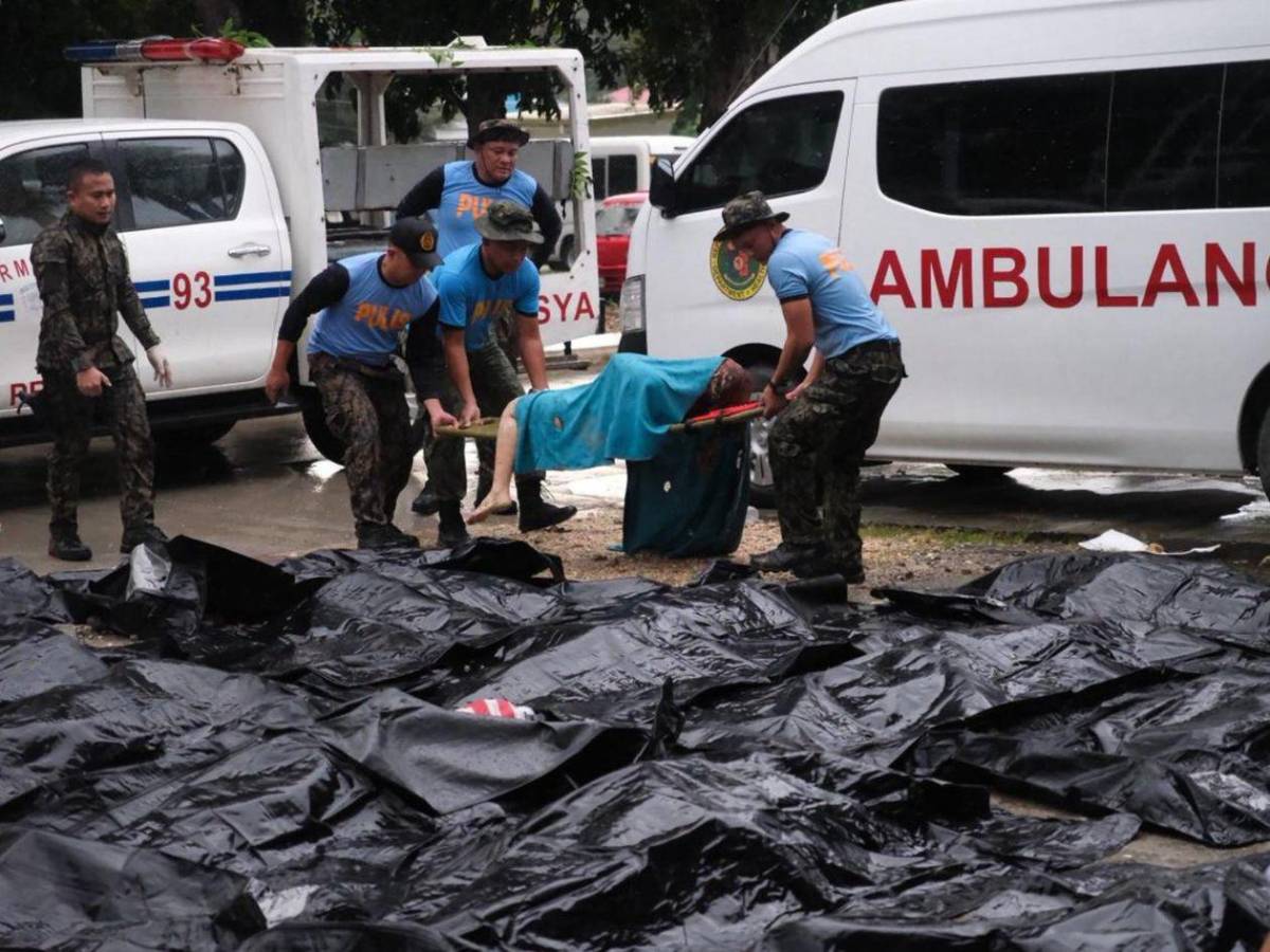 Calamidad y destrucción: dolorosas imágenes tras terremoto en Filipinas
