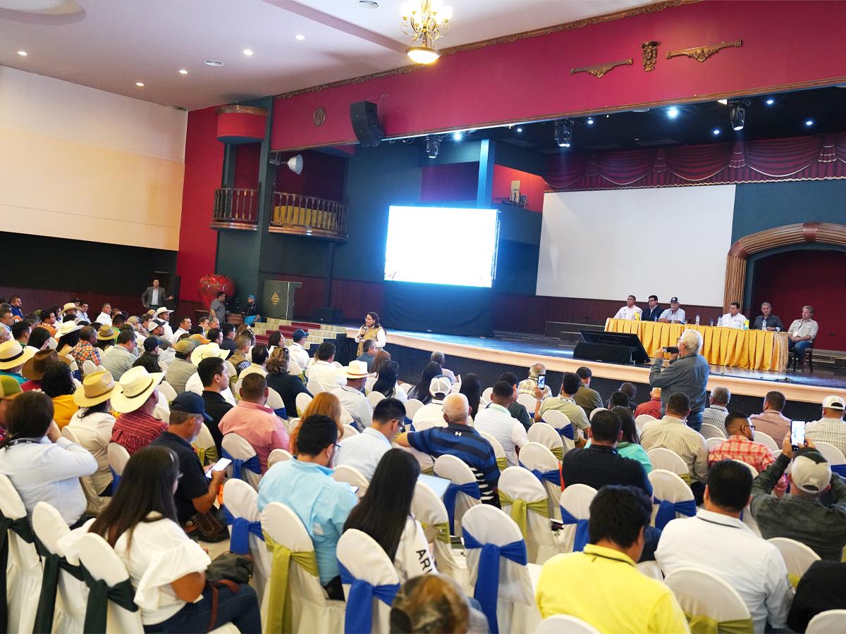 El congreso contó con la participación de destacados conferencistas nacionales e internacionales.