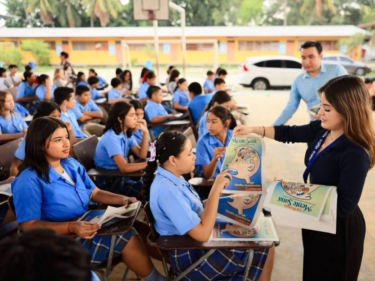 Así fue la primera visita de Mente Sana al CEB Soledad Fernández