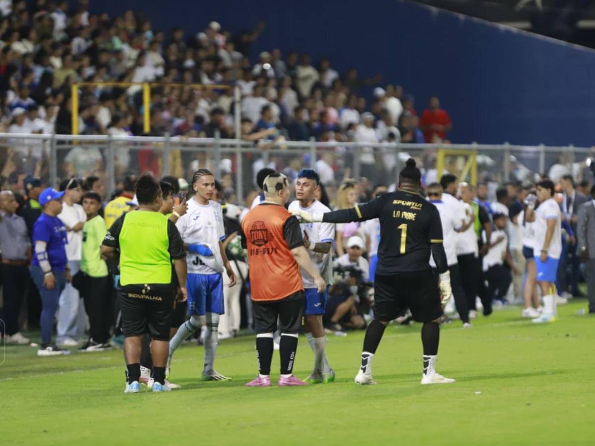 La increíble razón por que El Salvador quiso abandonar partido ante Honduras