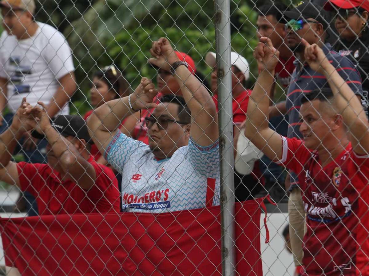 Real Sociedad llora el descenso, festejo de Juticalpa, beso a novia y hubo invasión