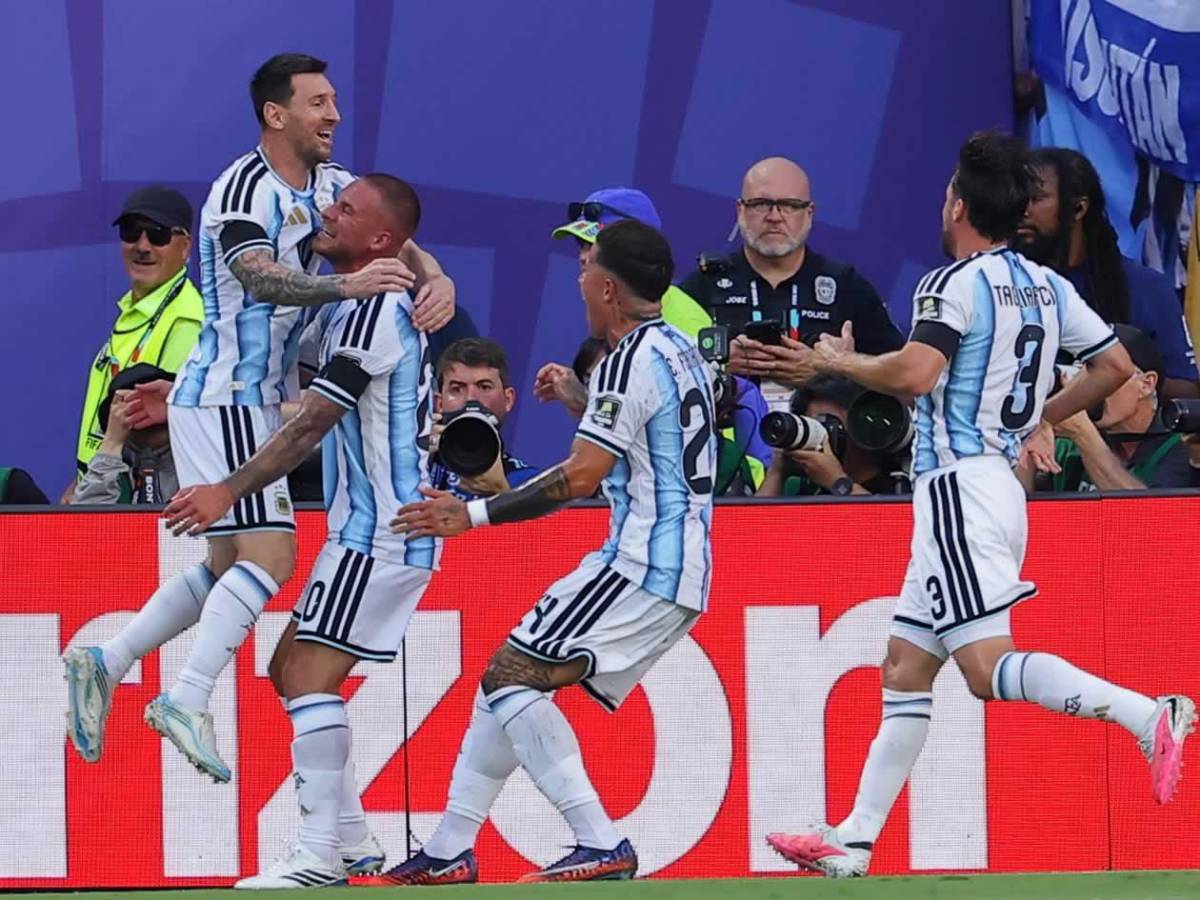 Otra ayuda a Argentina, fuerte cruce de Messi con árbitro, agresión y apareció su enemigo