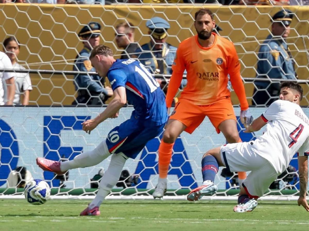 Luis Enrique perdió el control, agresión, zafarrancho y Chelsea humilló al PSG