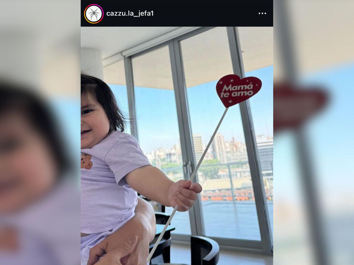 Cazzu presume el tierno regalo de Inti por el día de las madres en Argentina