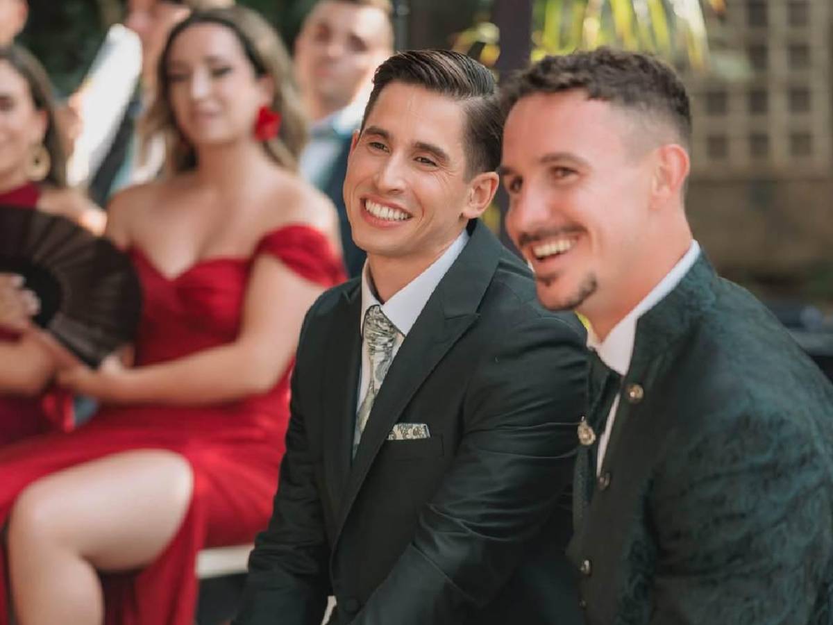 Portero se casa con su novio y hace historia: no vamos a escondernos