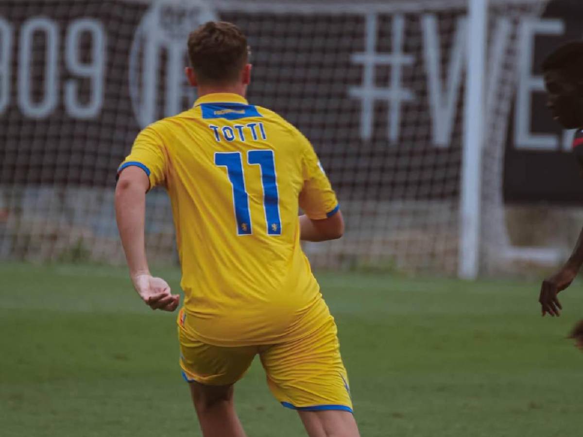 No soportó: Hijo de Francesco Totti se retira a los 19 años por doloroso motivo