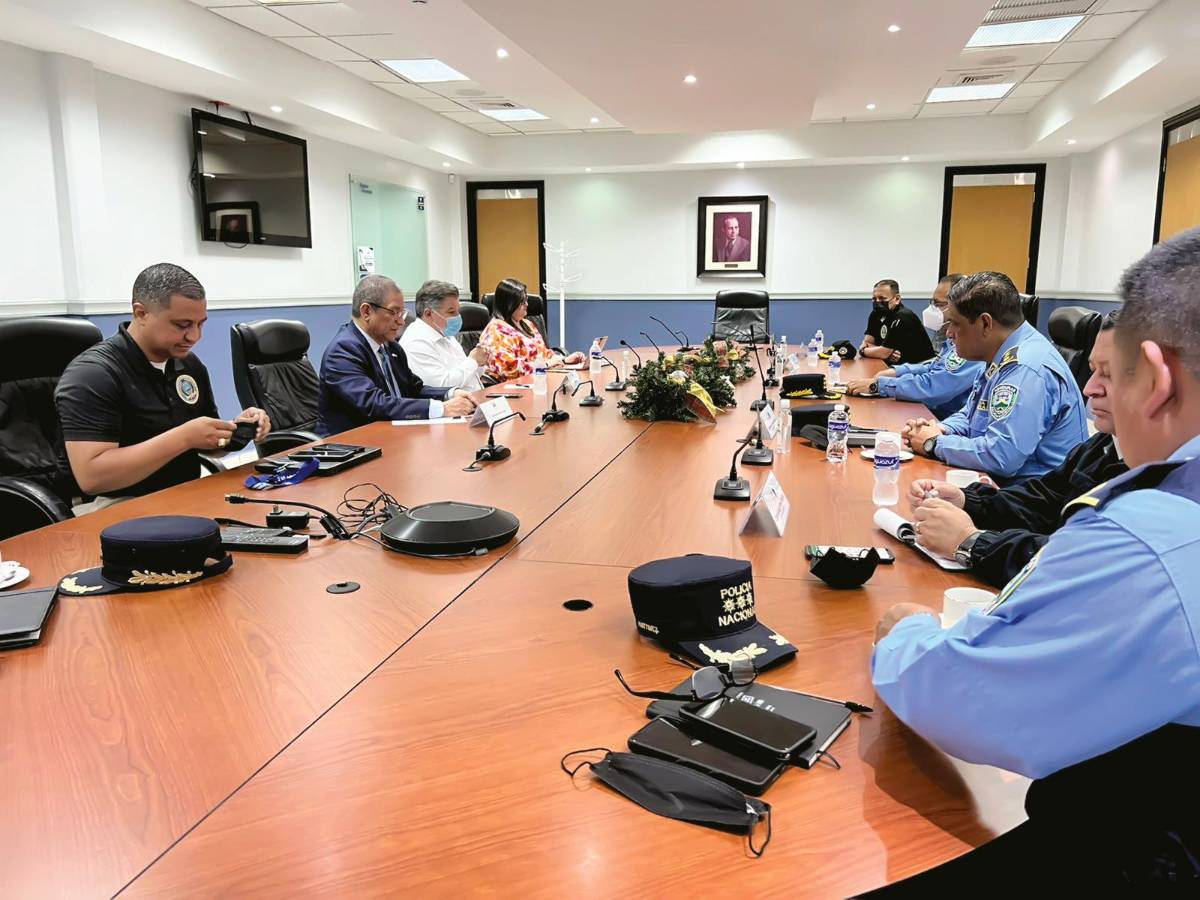 Empresa privada aborda tema de extorsión con la Policía