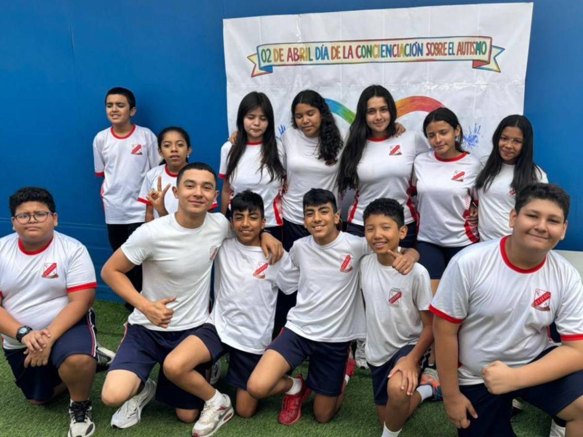 “TEAmo, TEAyudo... el mundo es neurodiverso”: caravana por el autismo en SPS