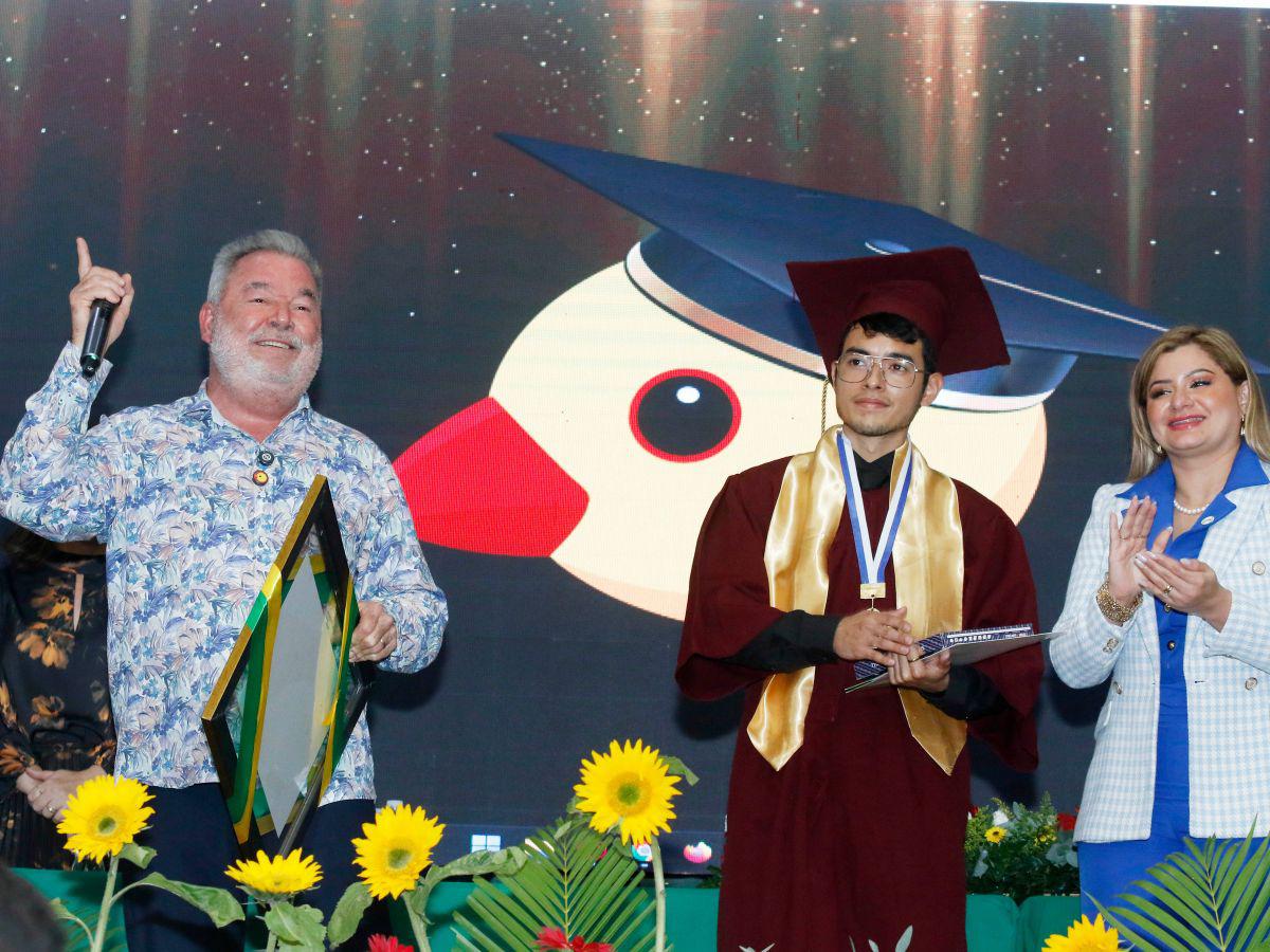 Así se vivieron las graduaciones del JTR rumbo al centenario