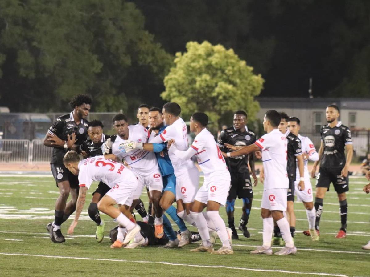 A los golpes Olimpia y Motagua: zafarrancho, expulsados y bellezas en New Orleans