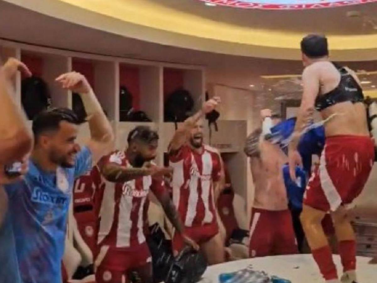 Luis Palma celebró con su esposa, locura del Olympiacos y así festejaron