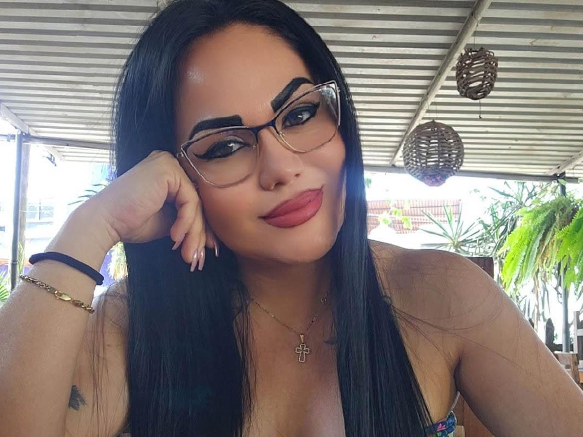 Sicarios en moto atacan a emprendedora tiktoker cuando iba en su carro