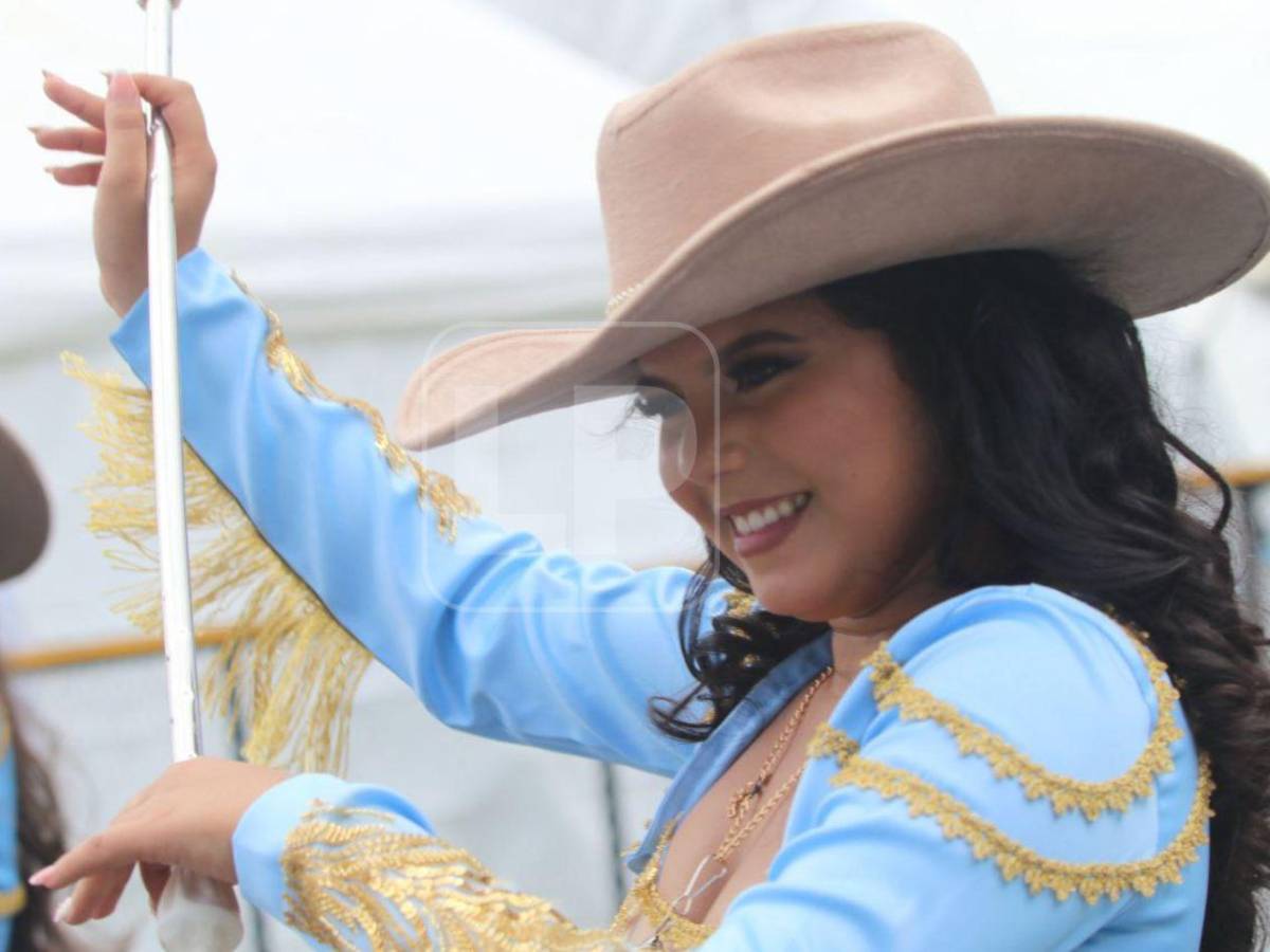 Quiénes son las hermosas palillonas 'vaqueritas' que se robaron las miradas por su originalidad