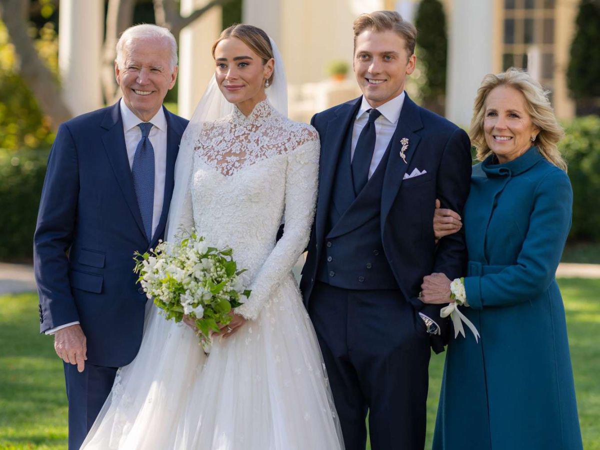 Así fue la lujosa boda de la nieta de Joe Biden en los jardines de la Casa Blanca