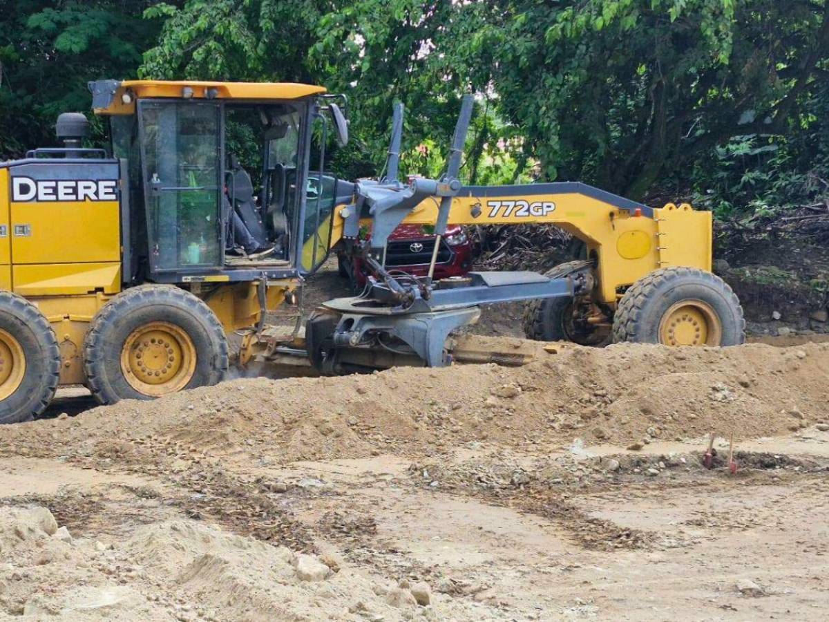 ¿Cuánto invierte la Unah en la pavimentación del Campus Cortés?